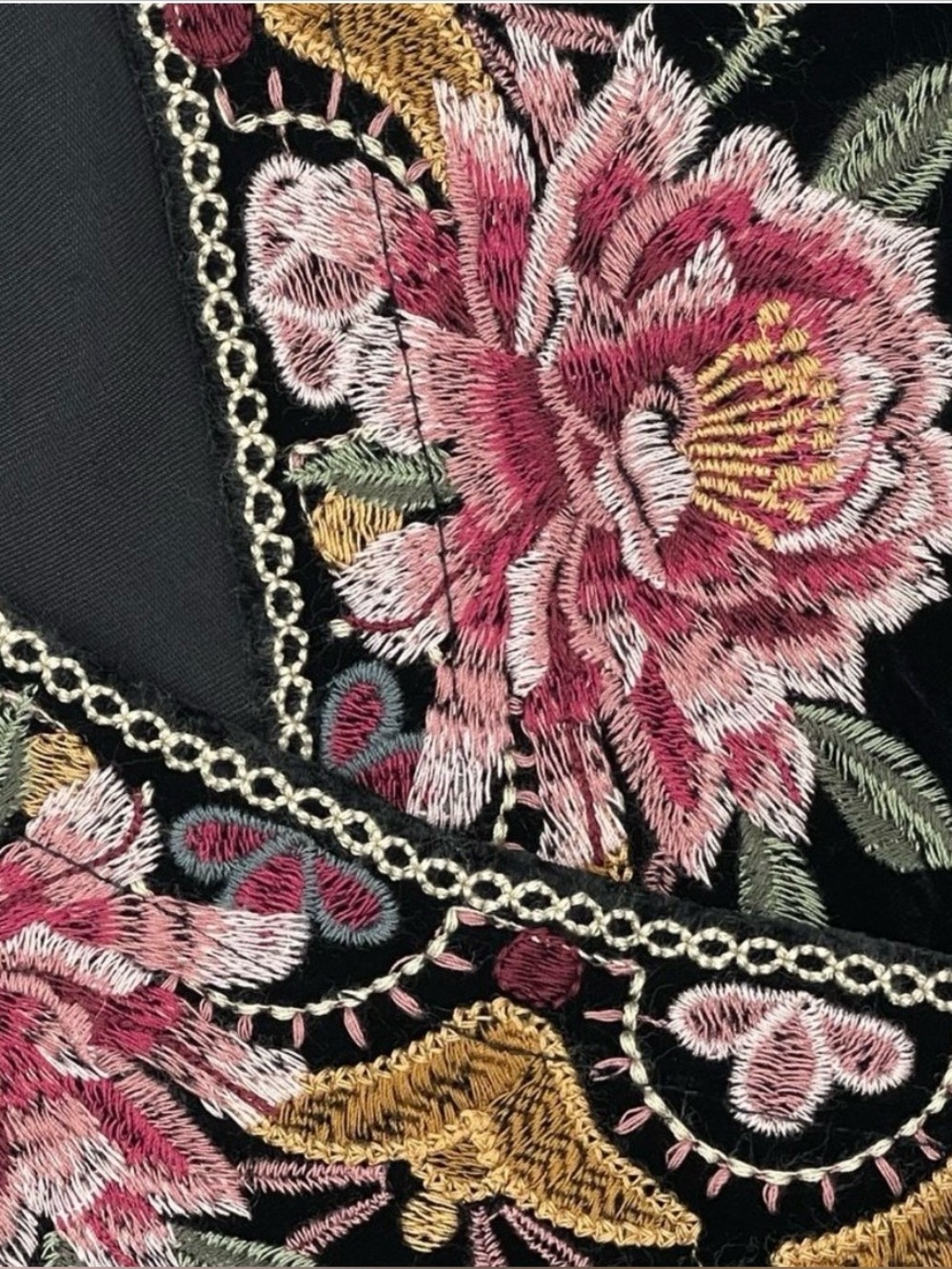 Johnny Was Joanna Velvet
Wrap Dress Black Embroidered Floral Sz Medium - Picture 6 of 10